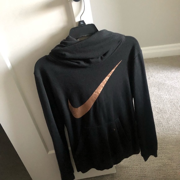 nike gold sweatshirt